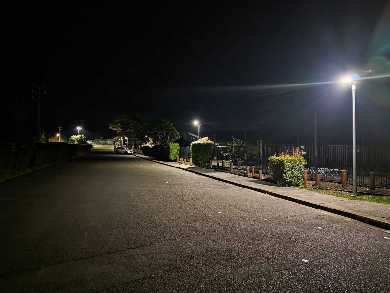 solar-powered-street-lamps